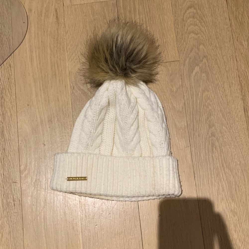 Michael Kors Beanie with Faux fur Pom Pom. One size.